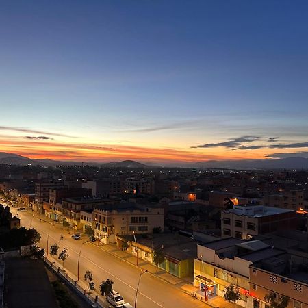 Luxe Appartement Berkane Esterno foto